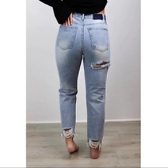 High Rise Light Wash Distressed Jeans - Picture 4 of 4